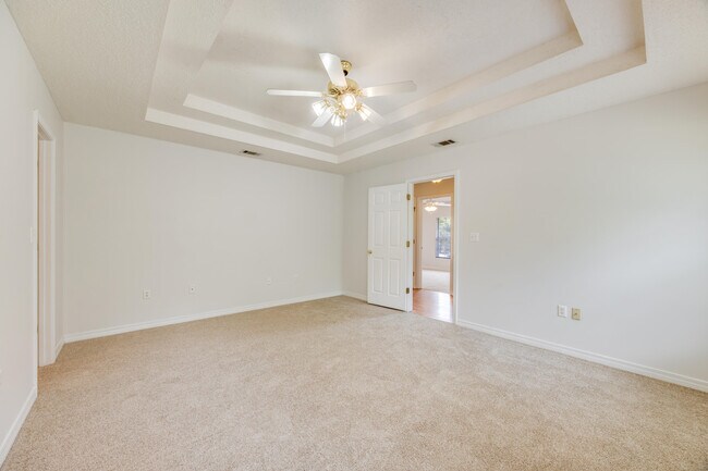 Building Photo - 2803 MacGregor Ln