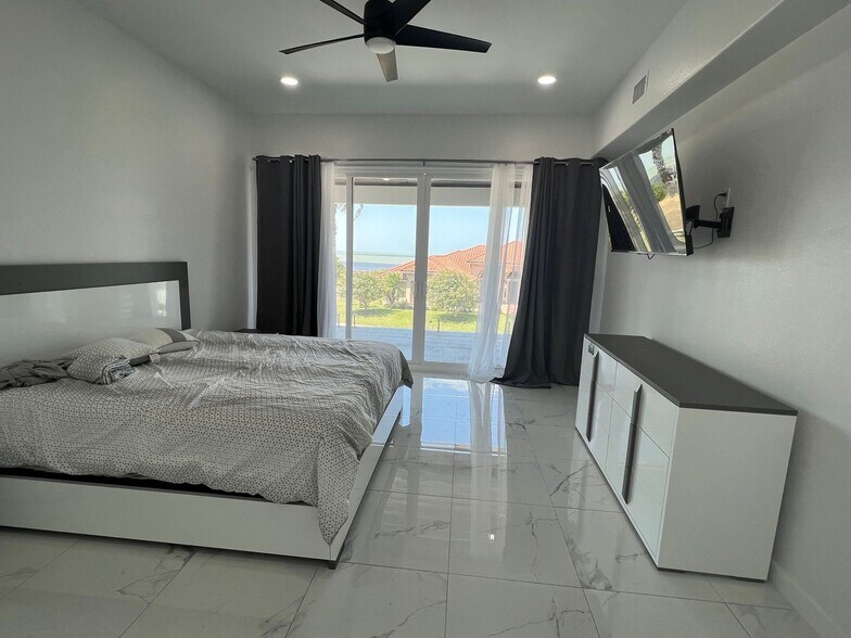 Building Photo - 154 Oleander Dr