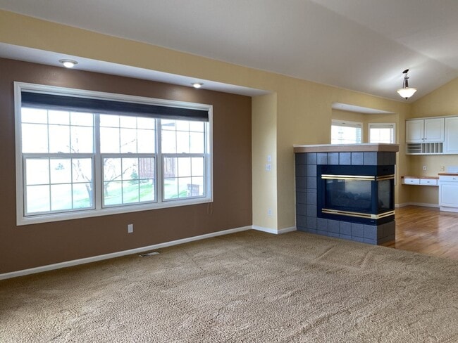Building Photo - 5742 Crestwood Dr