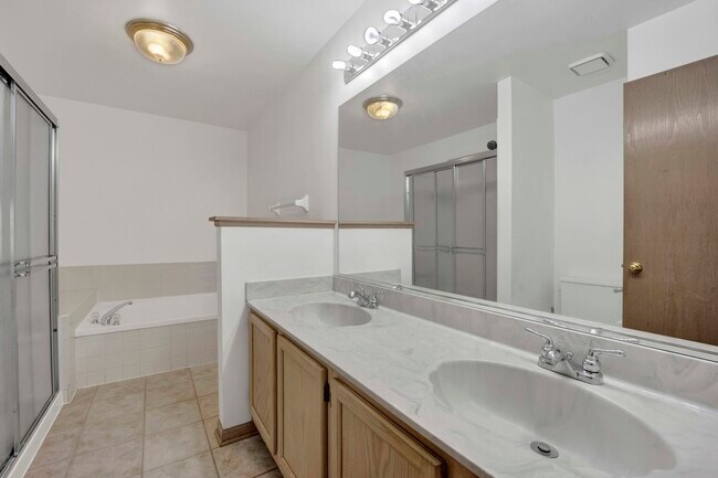 Building Photo - 2164 Seaver Ln
