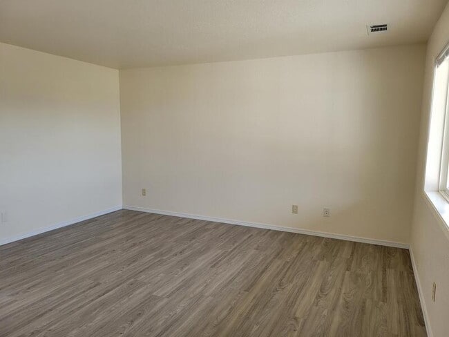 Building Photo - 1852 Medart Ln