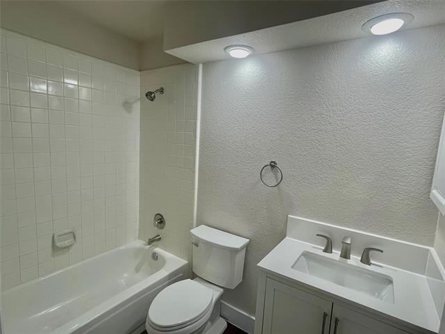 Building Photo - 6706 Bluebell Dr