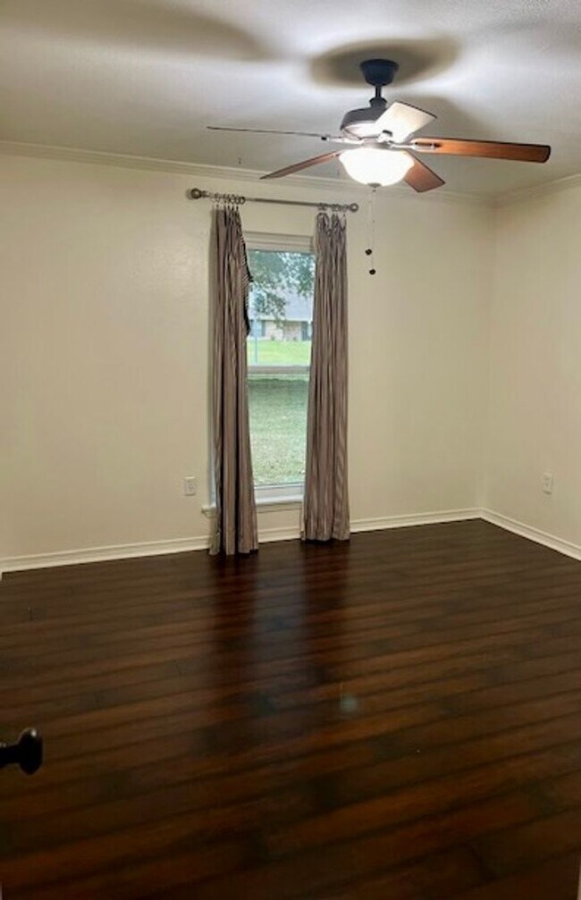 Building Photo - Beautiful 4 bed home in Excellent Location, in City of St. George minutes from new Woman's Hospital