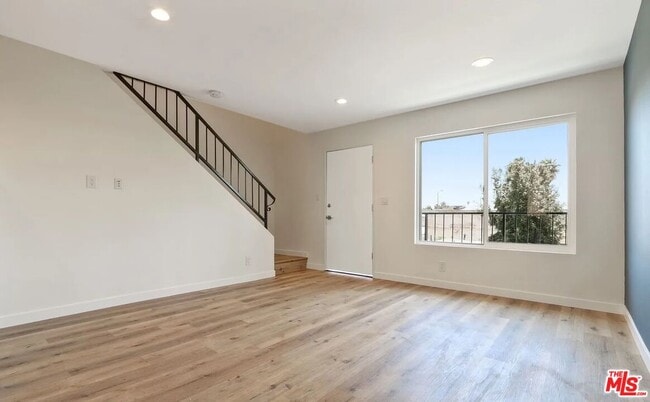 Building Photo - 110 S Eucalyptus Ave