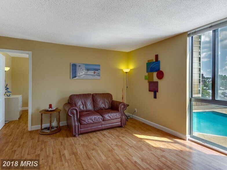 Building Photo - 6800 FLEETWOOD Rd