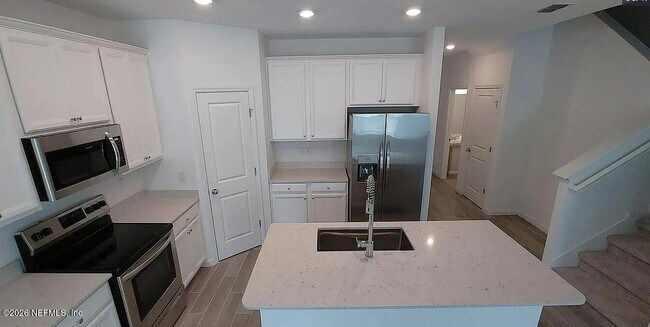 Building Photo - 105 Boracay Cir