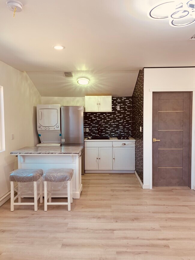 Building Photo - 7408 Capistrano Ave