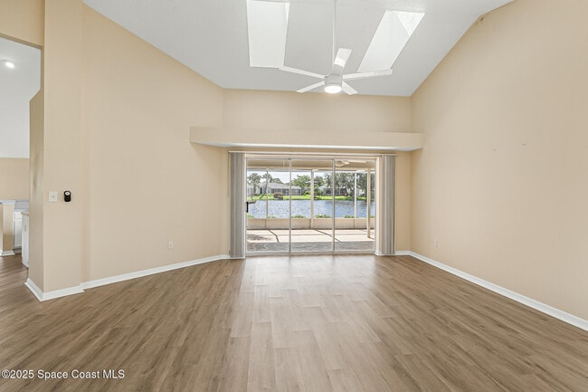 Building Photo - 1050 Fieldstone Dr