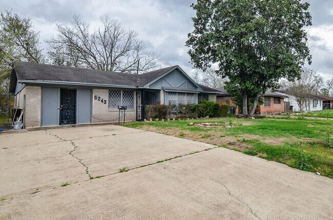 Building Photo - 5243 Greylog Dr