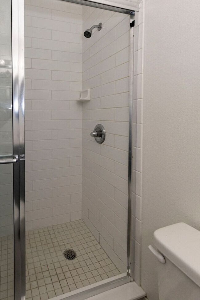 Building Photo - Charming 2BR/2.5BA Townhouse in the Heart of College Park!