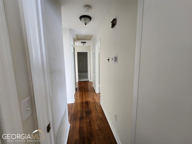 Building Photo - 1136 Bunker Hill Rd