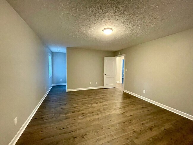 Building Photo - 00506