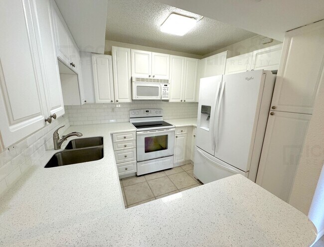 Building Photo - 8189 Thames Blvd