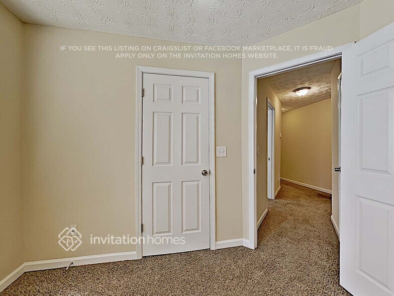Building Photo - 898 Kendall Park Dr