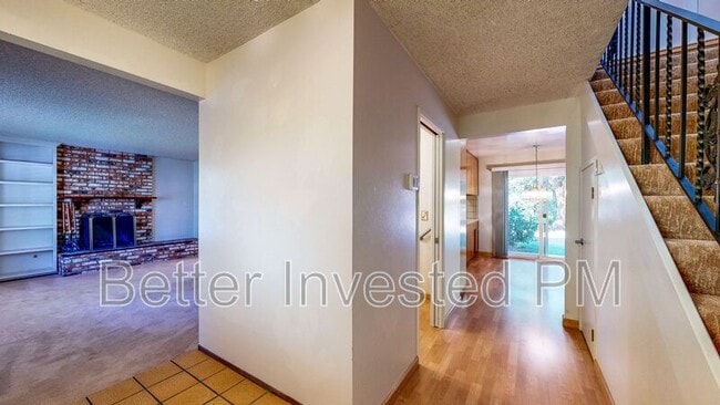 Building Photo - 2530 Brookhaven Dr