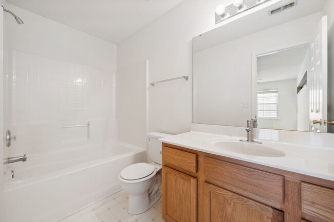 Building Photo - Available Now! 3-bedroom home with off str...