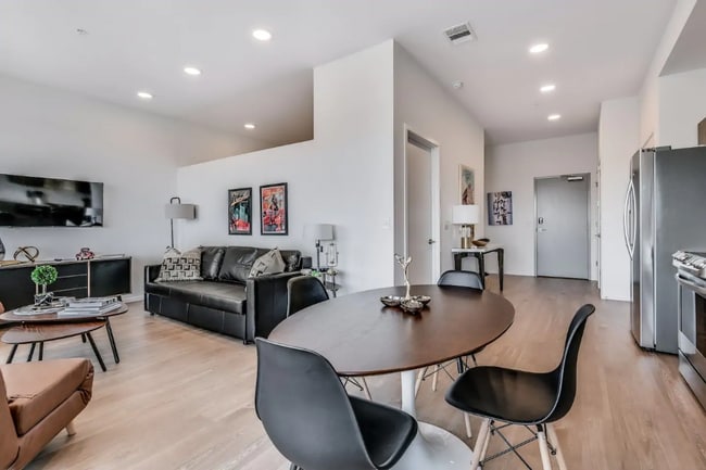 Building Photo - 920 South St