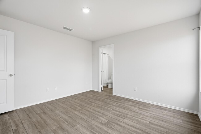 Building Photo - 226 Sage Brush Dr