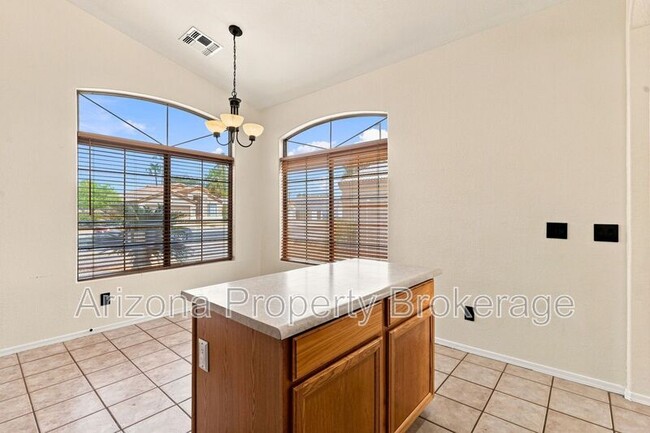Building Photo - 1885 E Palomino Dr