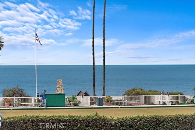 Building Photo - 462 Cliff Dr