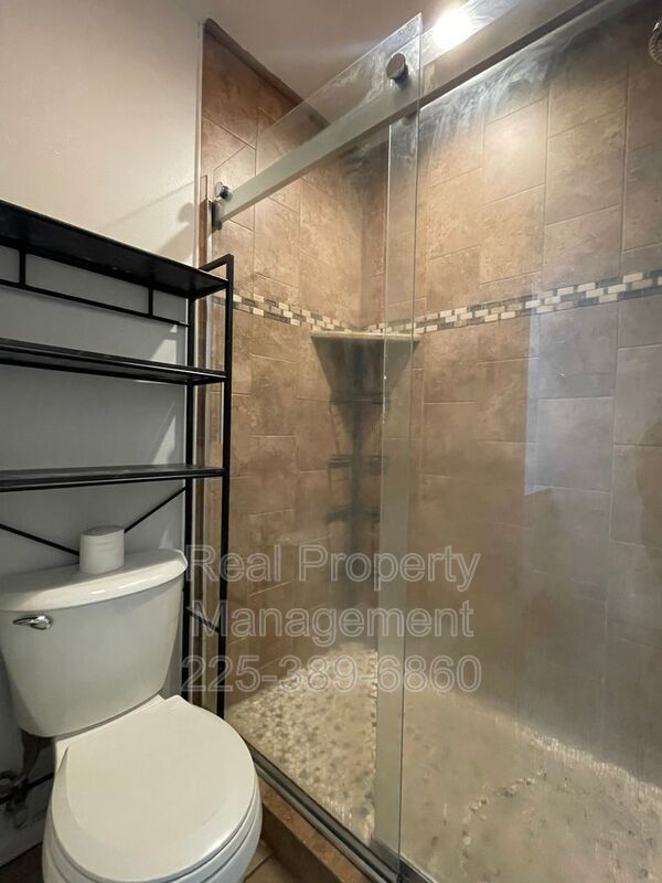 Building Photo - 13640 Rampart Ct