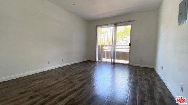 Building Photo - 701 S Kingsley Dr