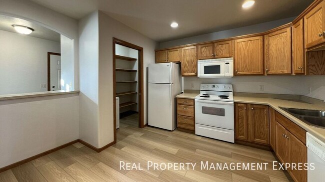 Building Photo - Spacious 1 Bedroom Apartment in Brandon, SD!