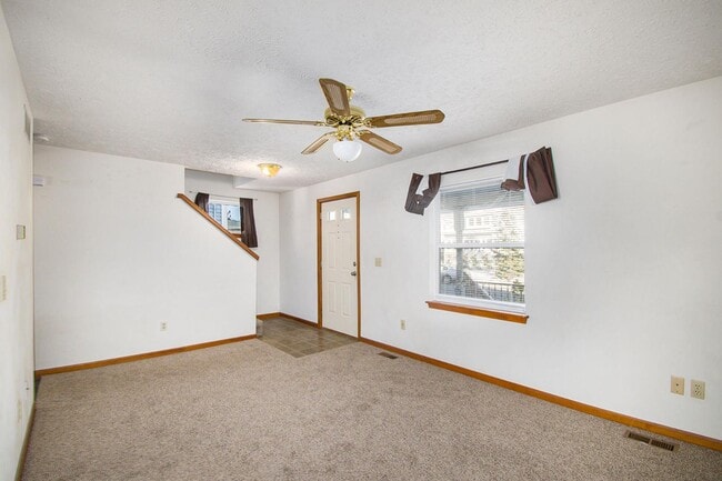 Building Photo - 528 Avon St