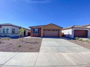 Building Photo - 3534 E Dakota Dr