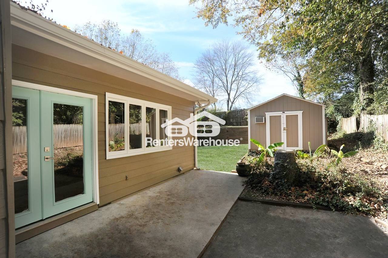 Building Photo - 1704 Belle Isle Cir NE