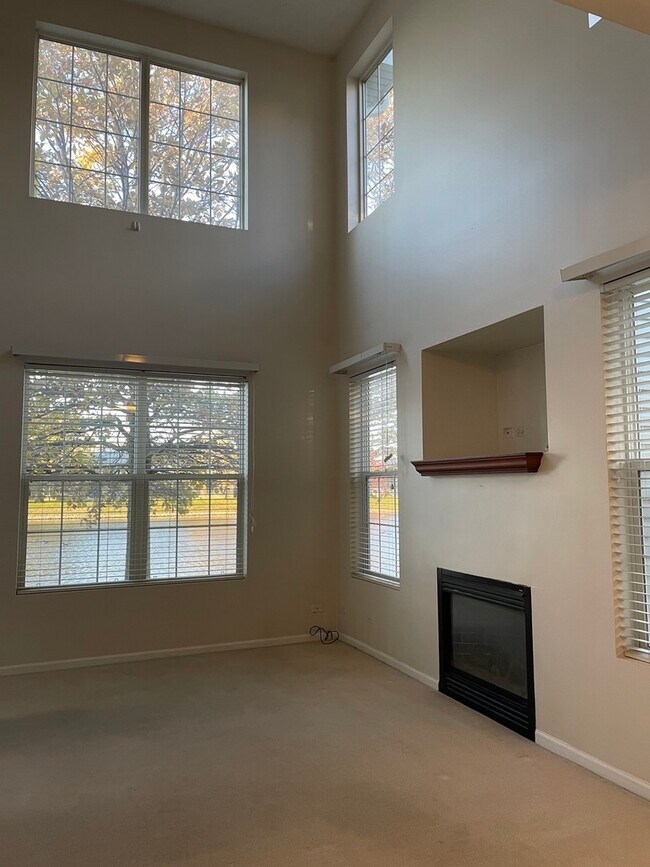 Building Photo - 1819 Golden Gate Ln