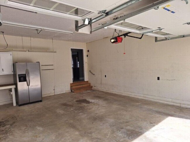 Building Photo - 1084 Nease Dr