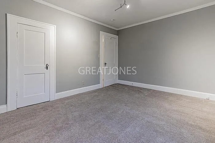 Building Photo - 408 Spring St