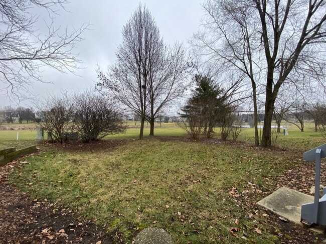 Building Photo - 6146 Golfview Dr