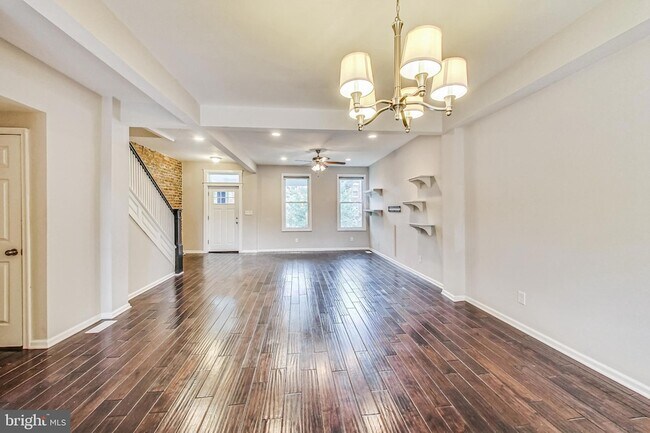 Building Photo - 627 Lamont St NW