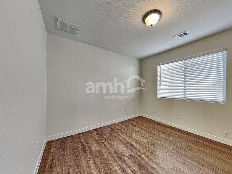 Building Photo - 7728 Sublimity Ave