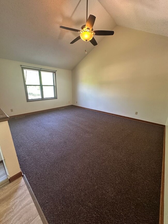 Building Photo - 1383 Parkside Dr