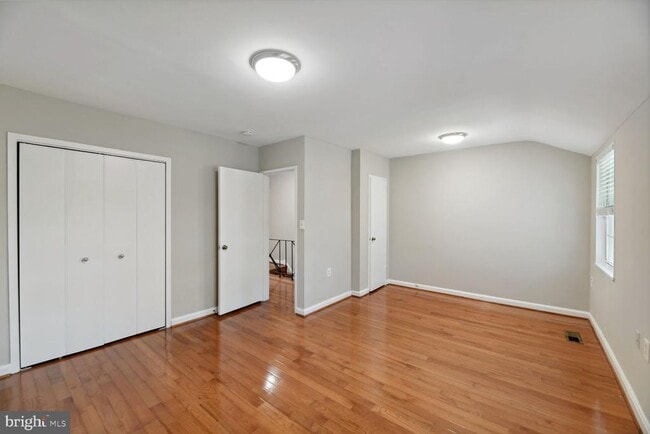 Building Photo - 3723 Ingalls Ave