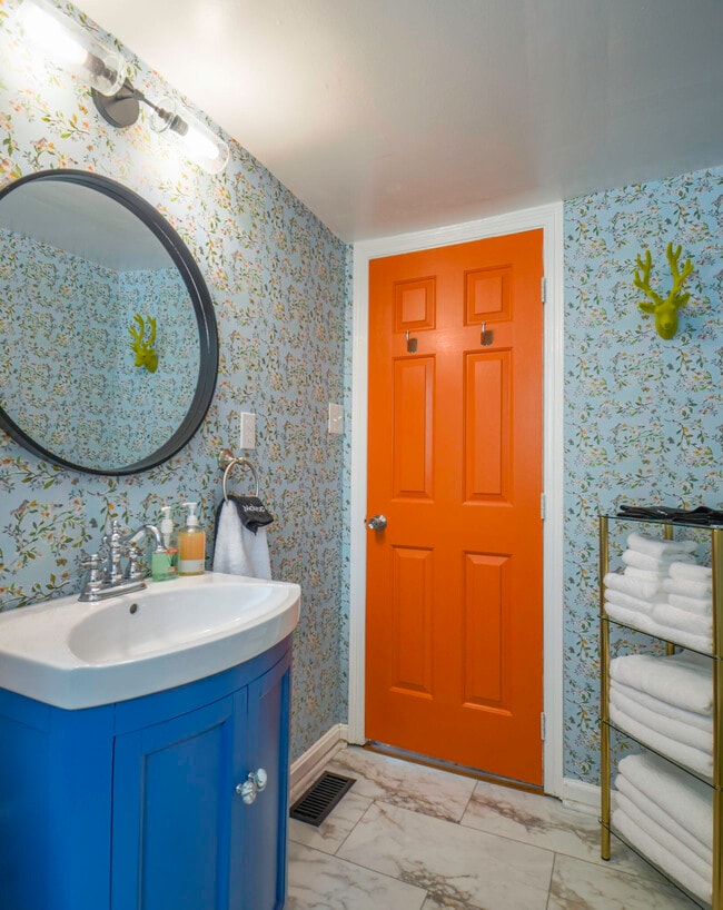 Building Photo - 385 Sherman Ave