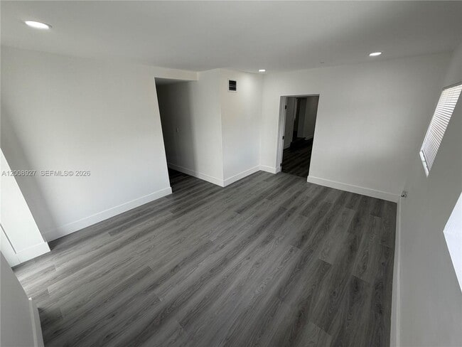 Building Photo - 13885 NW 5th Ave