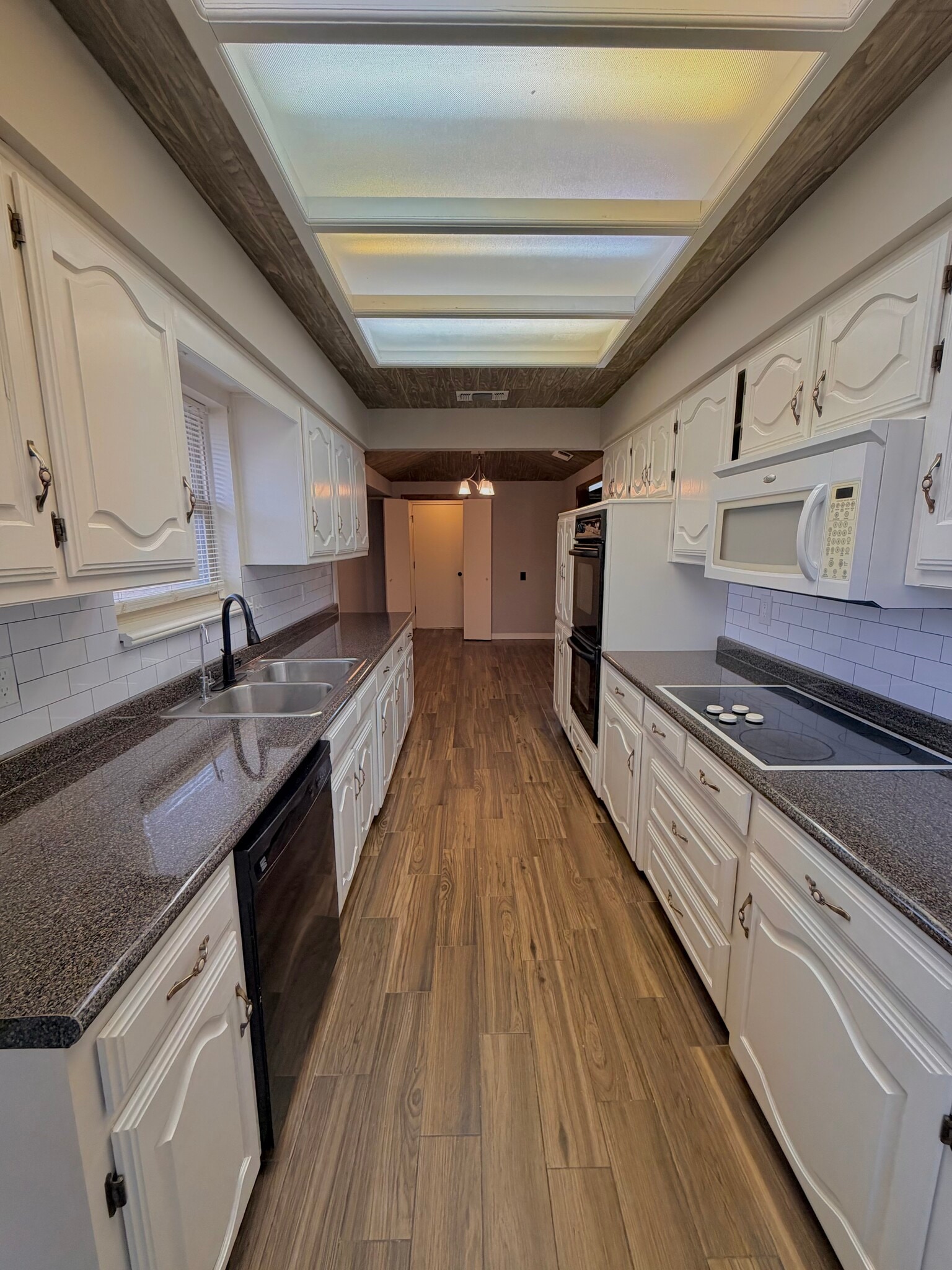 Building Photo - 228 Prairie View Ln