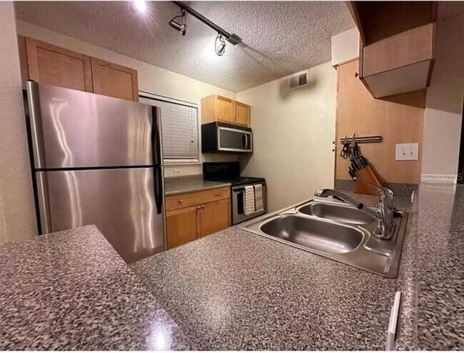 Building Photo - 2500 Winding Creek Blvd