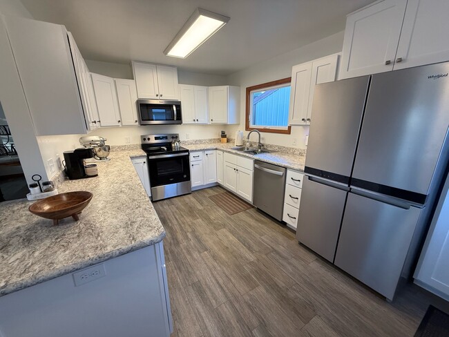 Building Photo - 320 W Barnes St