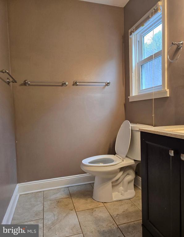 Building Photo - 1136 Fox Run