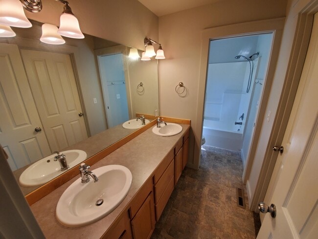 Building Photo - 3883 Bosal St
