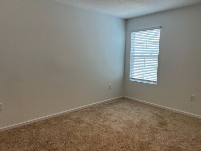 Building Photo - Move In Ready Rental