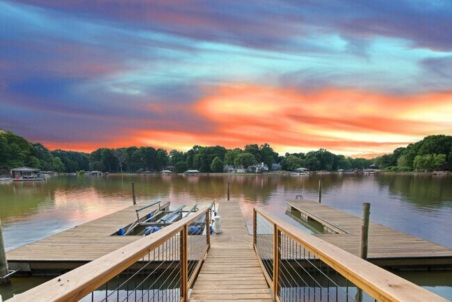 Building Photo - Northshore Landing