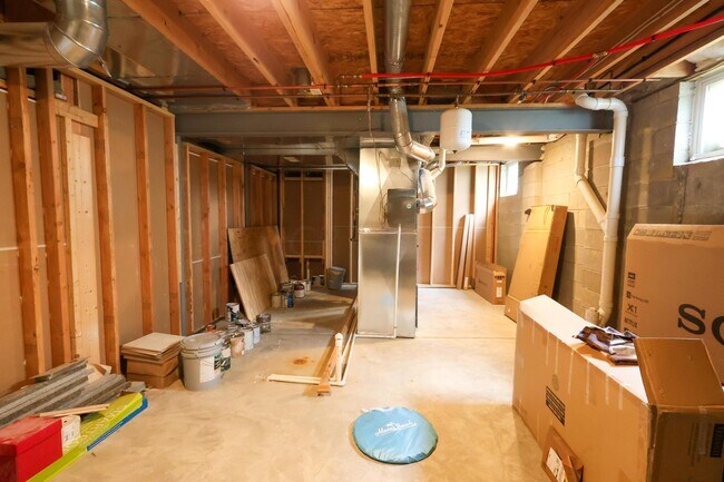 Building Photo - 7704 Gateway Ln