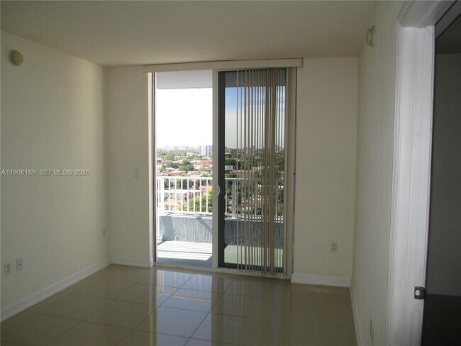 Building Photo - 420 SW 12th Ave