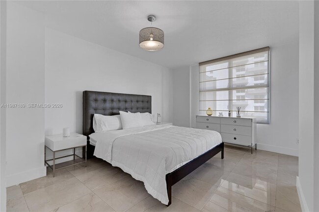 Building Photo - 1500 Ocean Dr